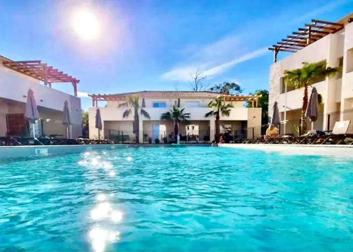 T2 Neuf Vue Mer, Piscine Chauffee N194 Apartmán *