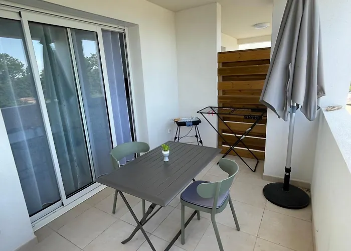 T2 Neuf Vue Mer, Piscine Chauffee N194 Linguizzetta