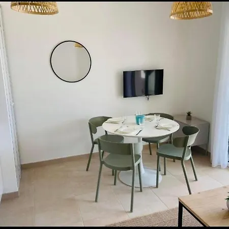 T2 Neuf Vue Mer, Piscine Chauffee N194 Appartement