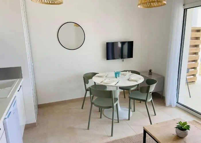 T2 Neuf Vue Mer, Piscine Chauffee N194 Apartment