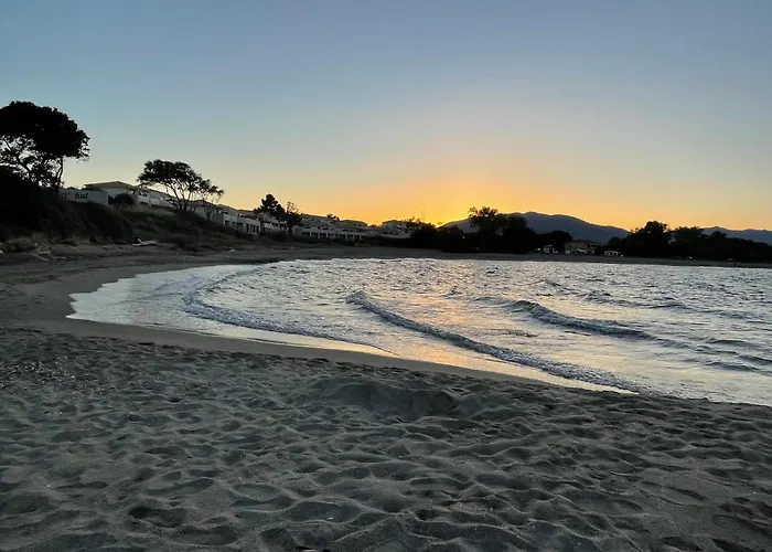 T2 Neuf Vue Mer, Piscine Chauffée N194 Linguizzetta