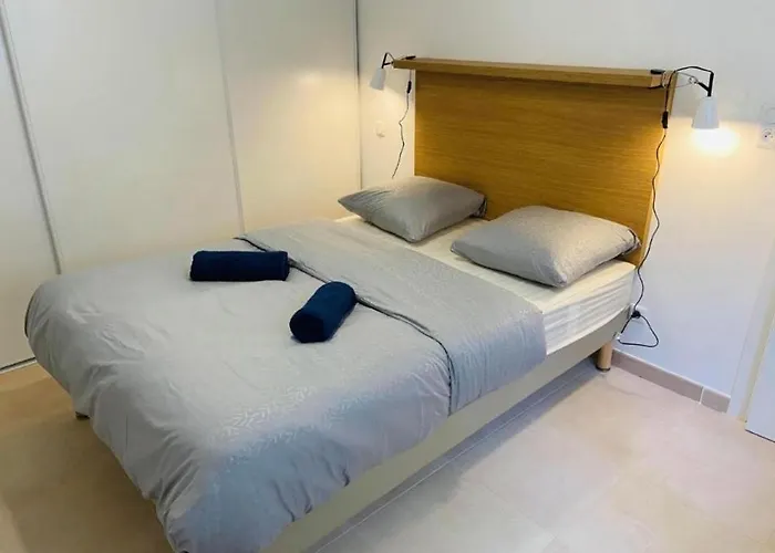 T2 Neuf Vue Mer, Piscine Chauffée N194